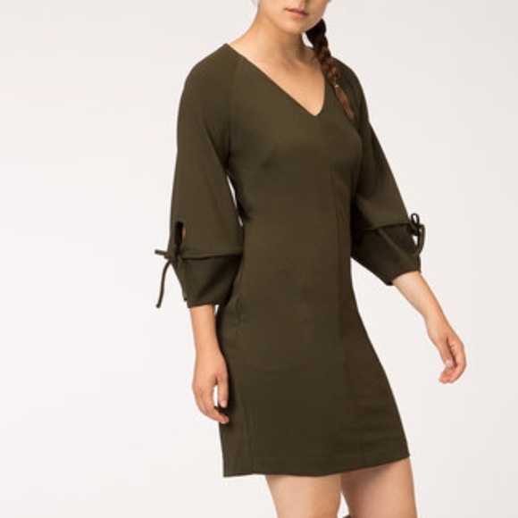 Dresses & Skirts - Alton Gray Sheath Dress in Green.  Size 14 Worn 1 time like new condition